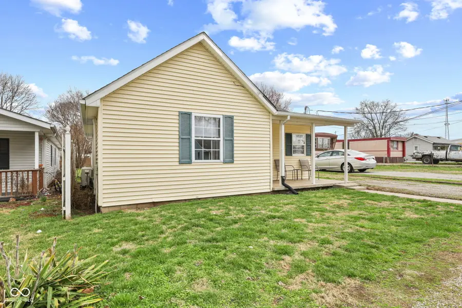 903 1/2 S Pleasant Street, Edinburgh, IN 46124 - #3