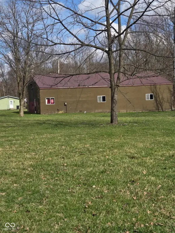 8225 E Lincoln Street, Butlerville, IN 47223