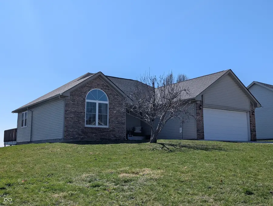 1115 Zona Drive, Rushville, IN 46173 - #2