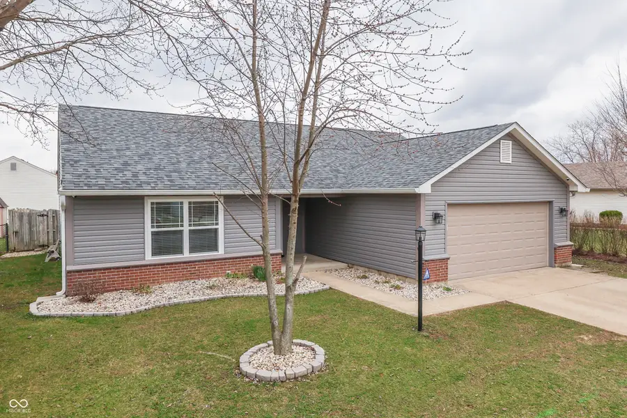 8042 Southern Trails Place, Indianapolis, IN 46237 - #2