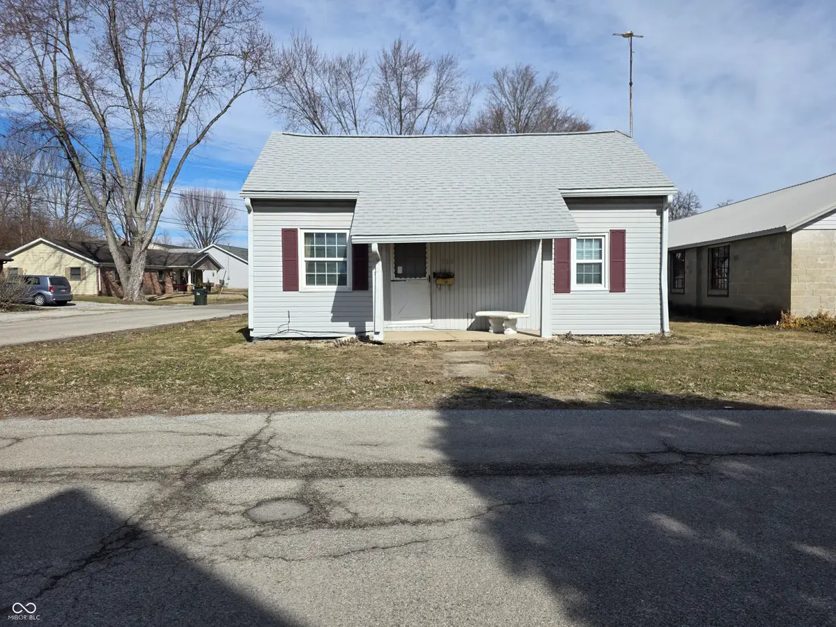138 W Carey Street, Knightstown, IN 46148 - #1