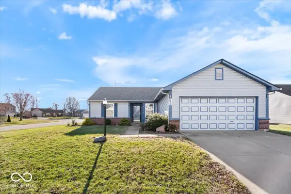 141 Brixton Woods Drive E, Pittsboro, IN 46167