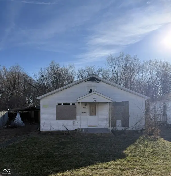 810 S Franklin Street, Oakland City, IN 47660