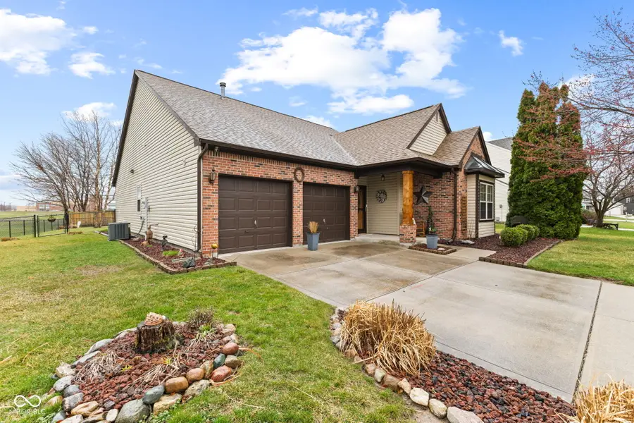 581 Gatewood Drive, Greenwood, IN 46143 - #2