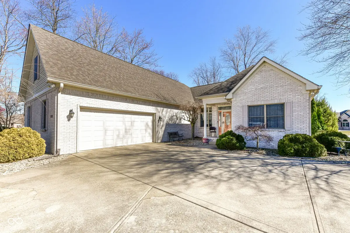 237 N Woodridge Drive, Pittsboro, IN 46167 - #1