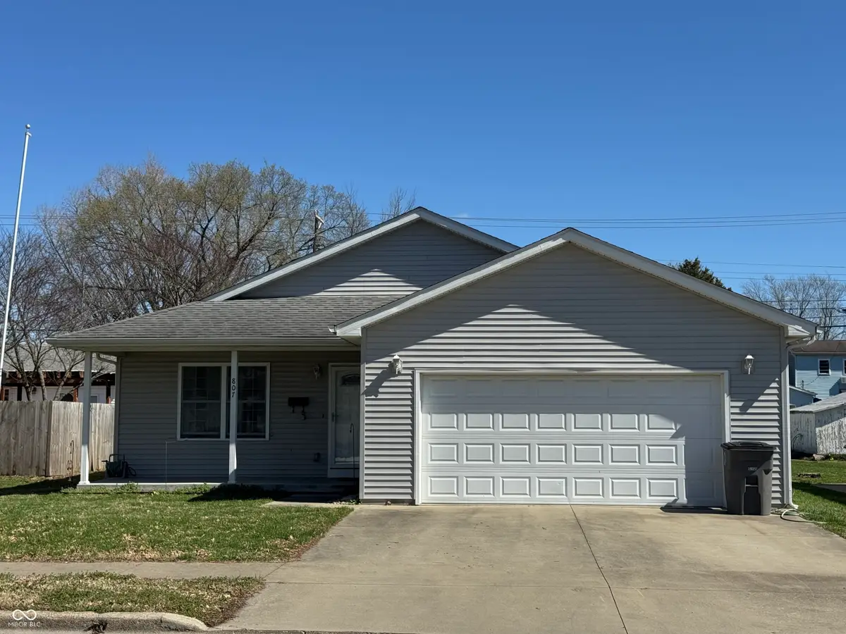807 S Poplar Street, Seymour, IN 47274 - #1