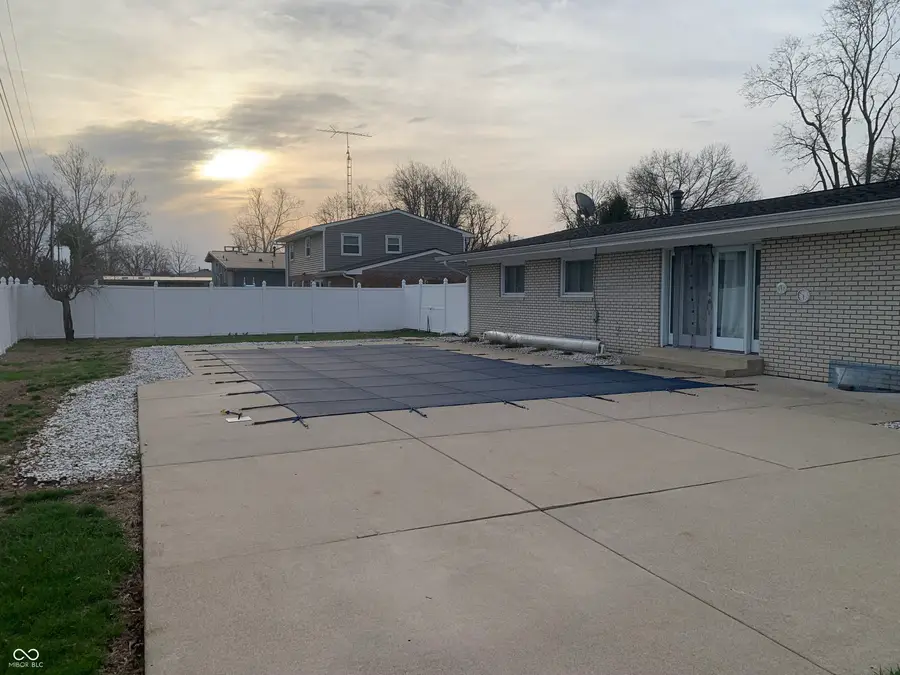 1422 Hunter Place, Columbus, IN 47203 - #3