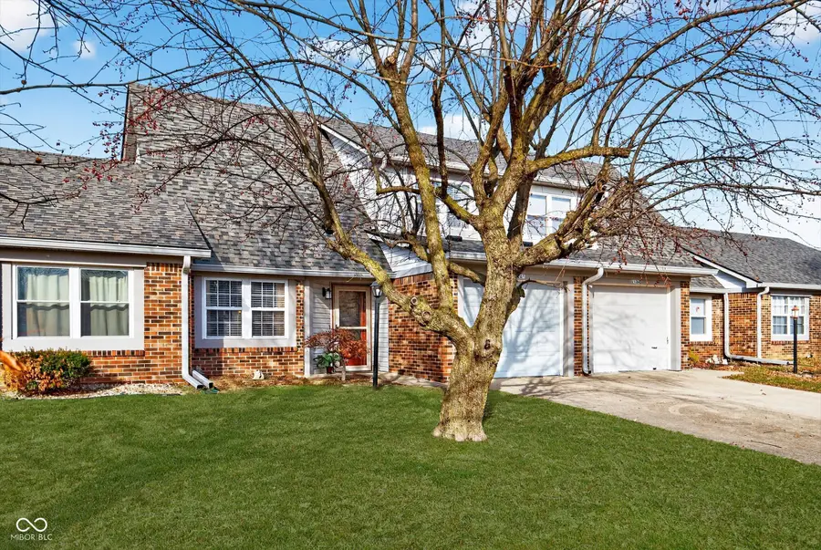 1136 Paradise Way N #UNIT B, Greenwood, IN 46143 - #2