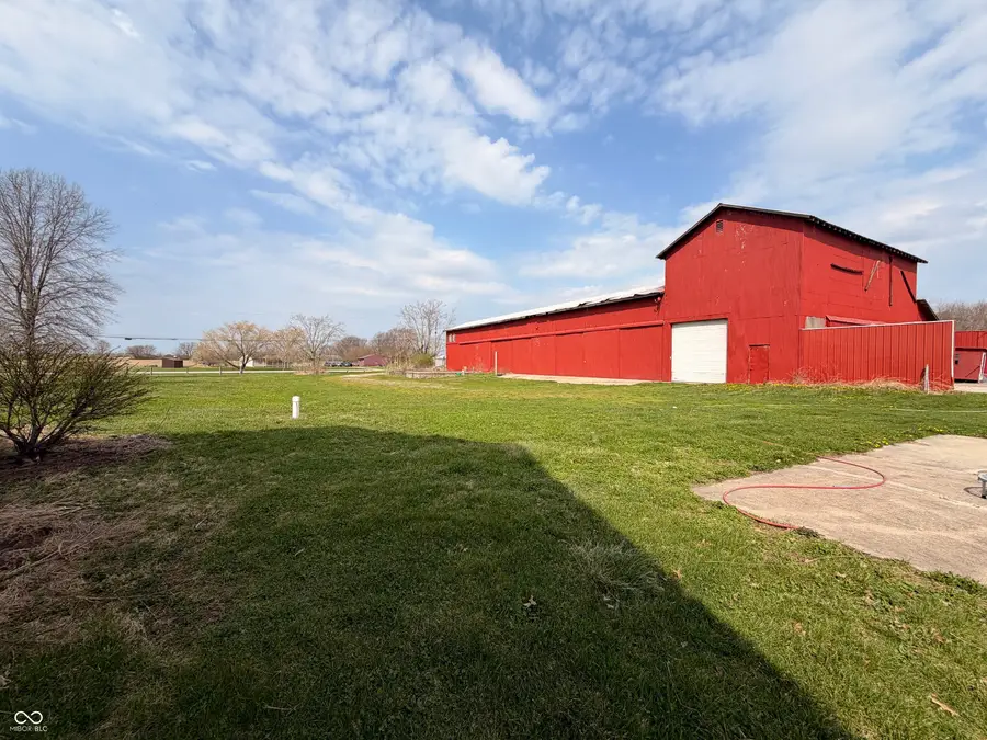 6475 N 300 E, Whiteland, IN 46184 - #2