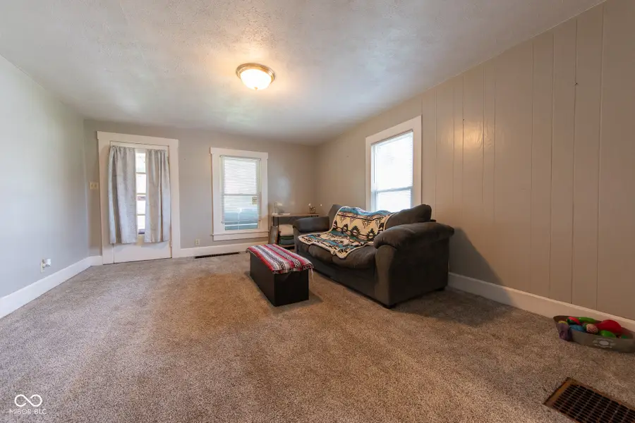 1529 Ravenswood Drive, Columbus, IN 47201 - #3