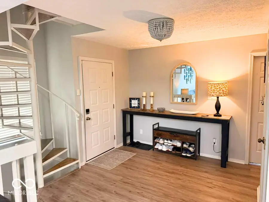 98 Lookout Ridge Drive, Columbus, IN 47201 - #2