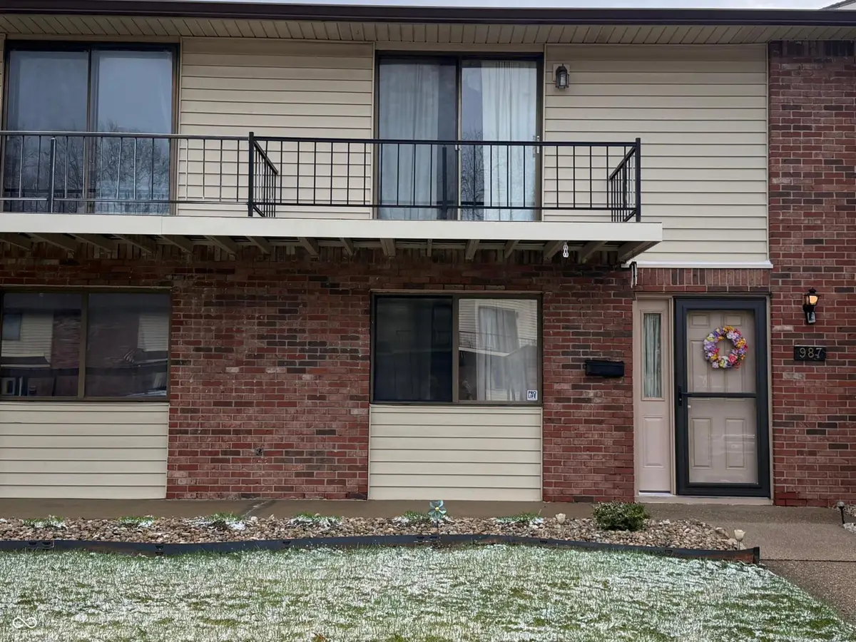 987 Greenwood Trail W, Greenwood, IN 46142 - #1