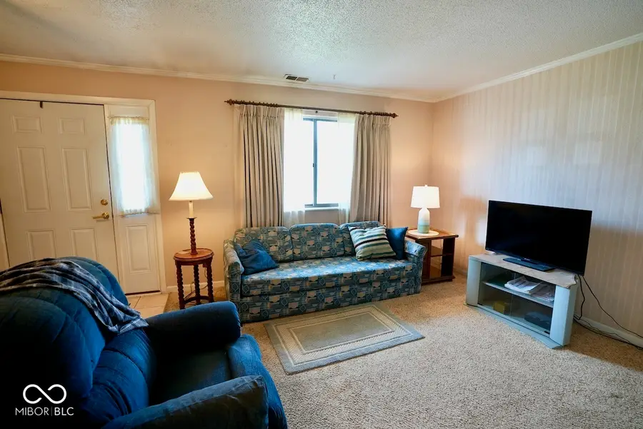 987 Greenwood Trail W, Greenwood, IN 46142 - #3