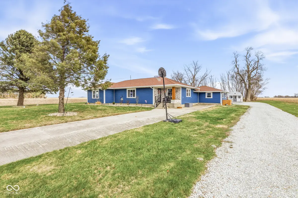 845 N 350 E, Windfall, IN 46076 - #1