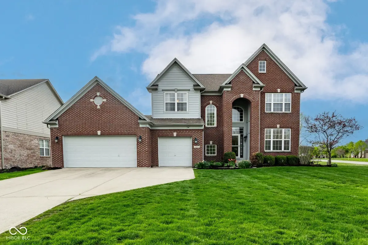 6821 Woodhaven Place, Zionsville, IN 46077 - #1