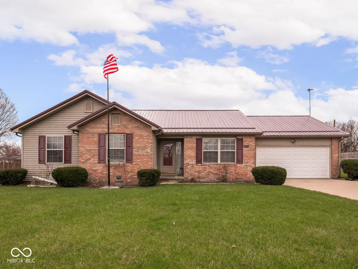3622 W Starlight Drive, Connersville, IN 47331 - #1