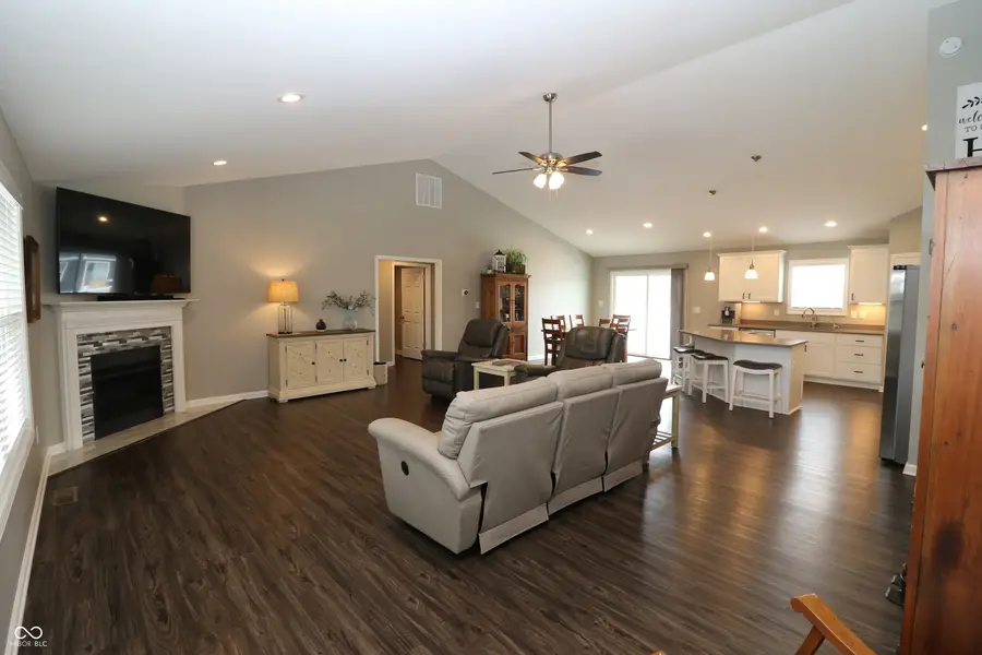 157 Bentley Drive, Crawfordsville, IN 47933 - #2