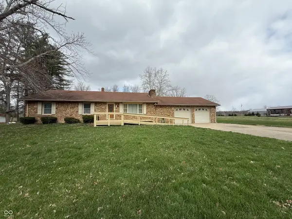 8020 W Deaver Road, Columbus, IN 47201