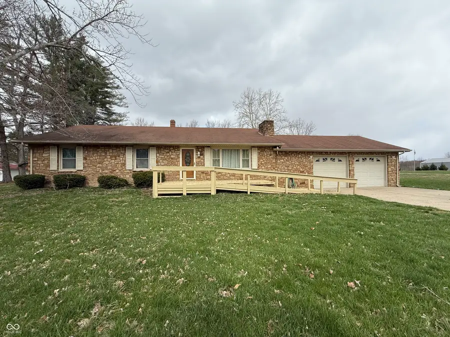 8020 W Deaver Road, Columbus, IN 47201 - #2