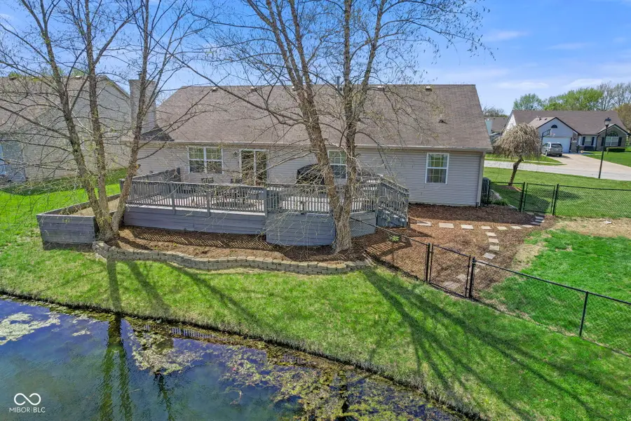 927 St Charles Place, Greenwood, IN 46143 - #2