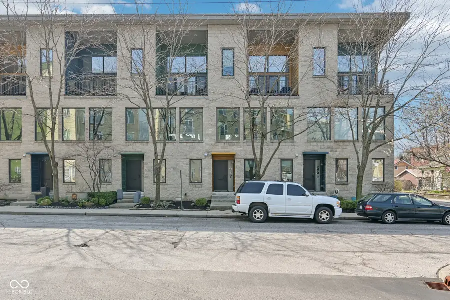 657 E Merrill Street, Indianapolis, IN 46203 - #2