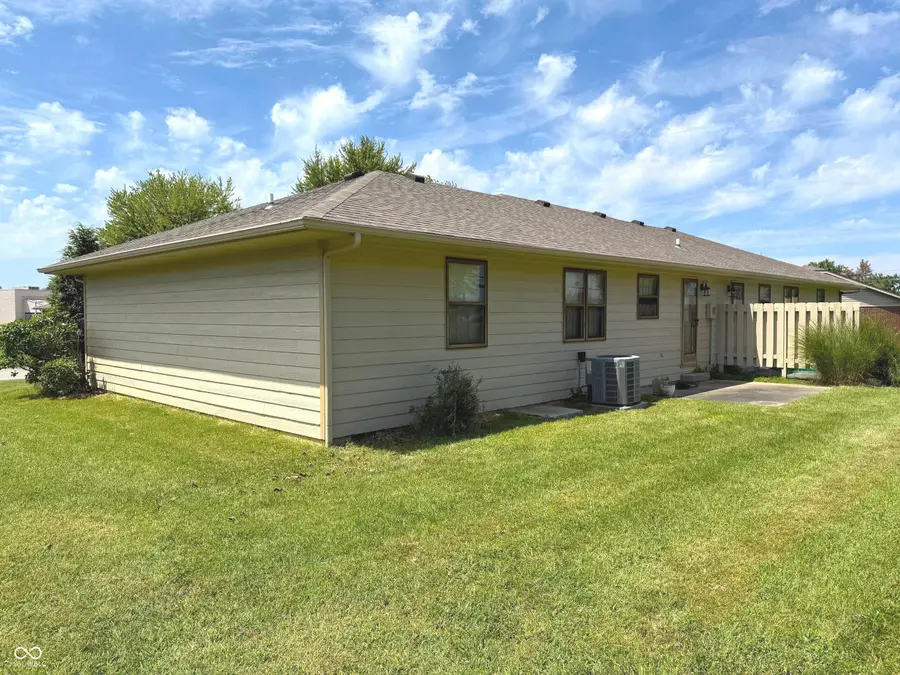 624 Hillcrest Circle, Seymour, IN 47274 - #2