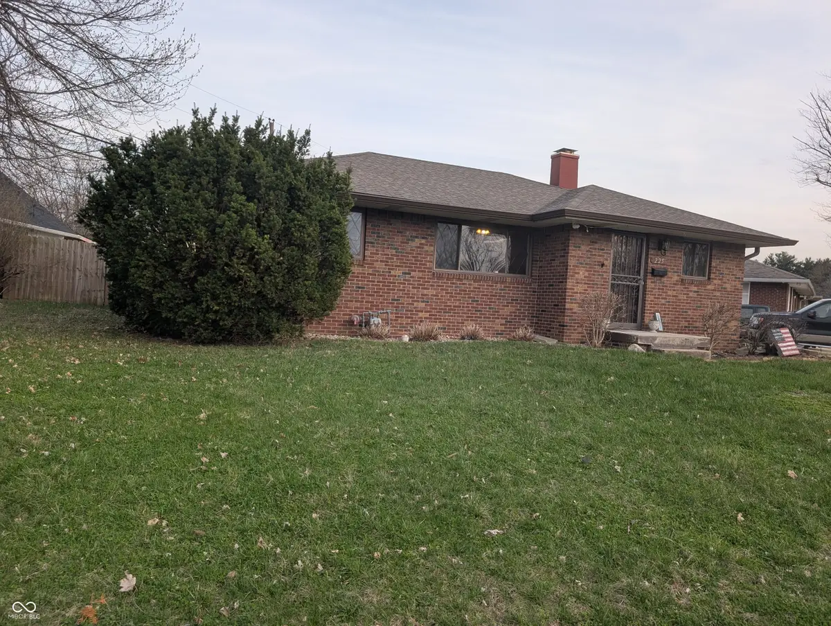 225 Clark Avenue, Beech Grove, IN 46107 - #1