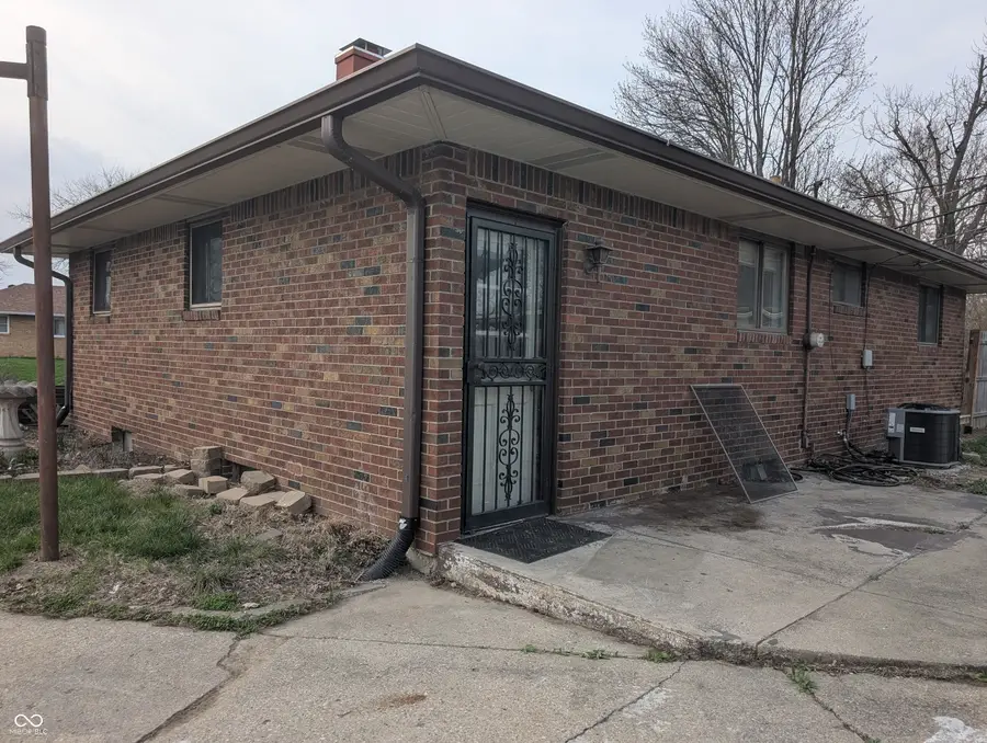 225 Clark Avenue, Beech Grove, IN 46107 - #3