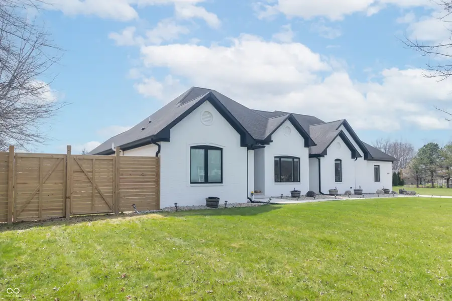 1715 E Twin Oak Boulevard, Greenfield, IN 46140 - #2