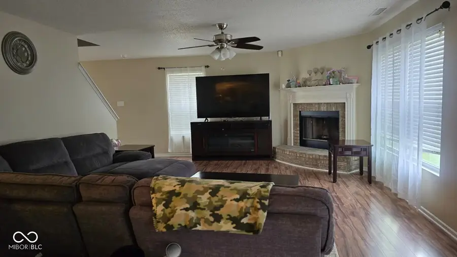 1220 N Aberdeen Drive, Franklin, IN 46131 - #3