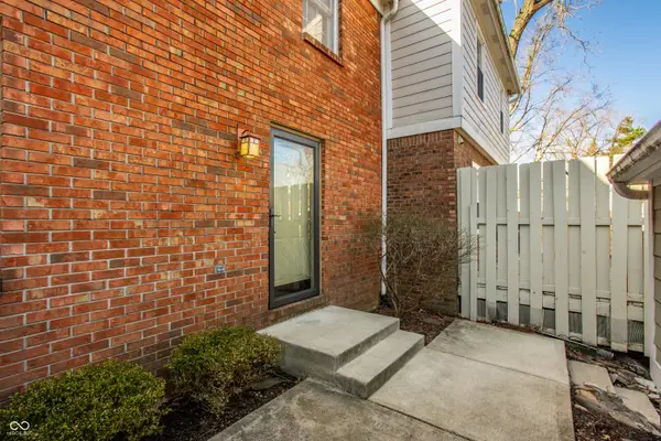 105 Carmelaire Drive, Carmel, IN 46032