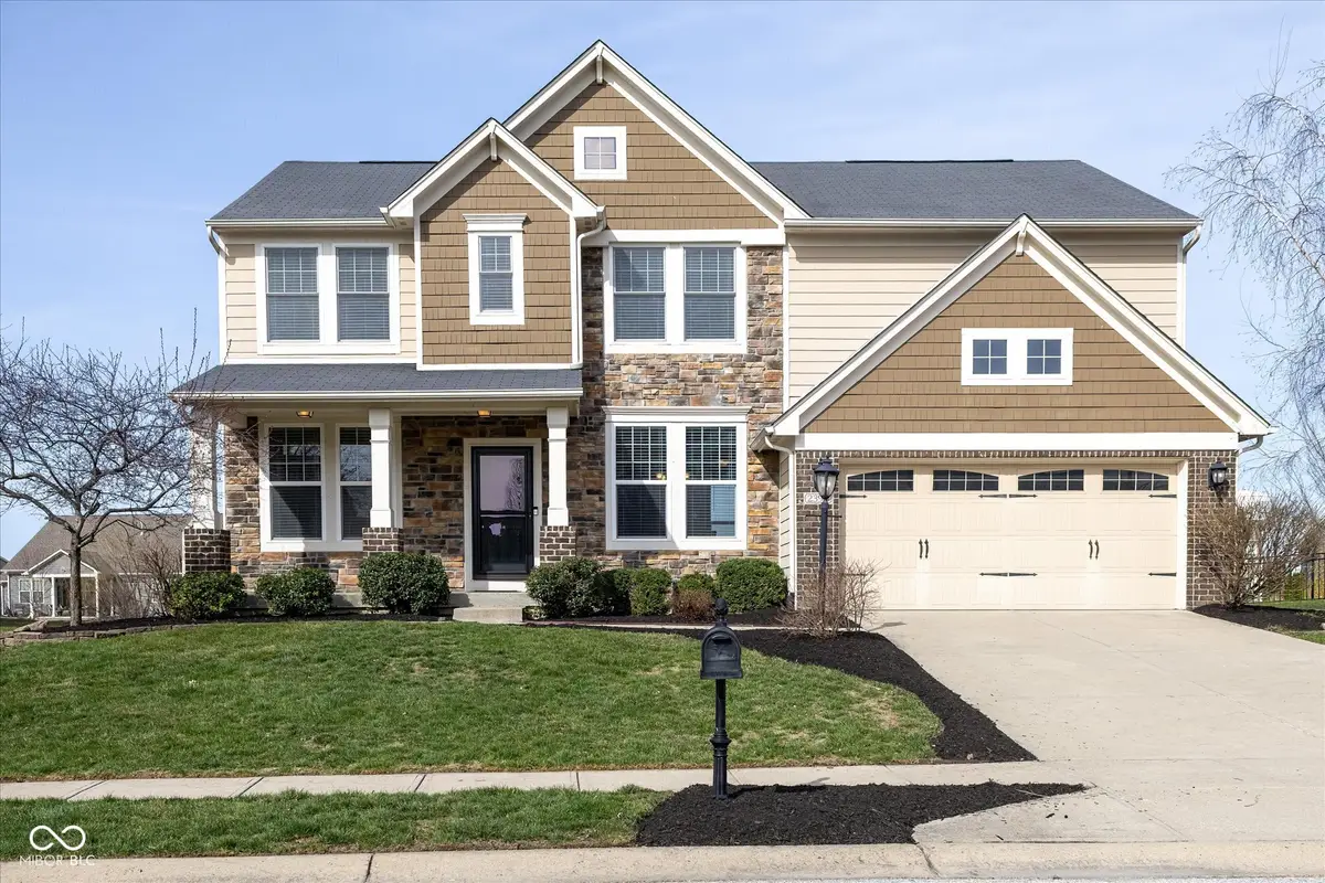 2394 Woodcreek Crossing Boulevard, Avon, IN 46123 - #1