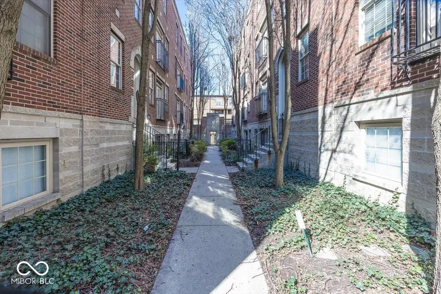 226 N Cleveland Street #B, Indianapolis, IN 46204 - #3