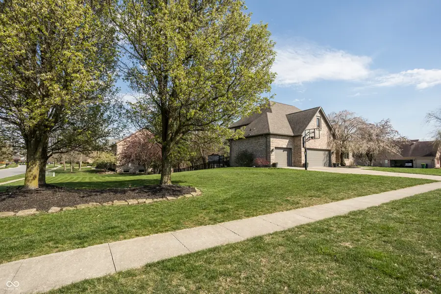9904 Oak Ridge Drive, Zionsville, IN 46077 - #3