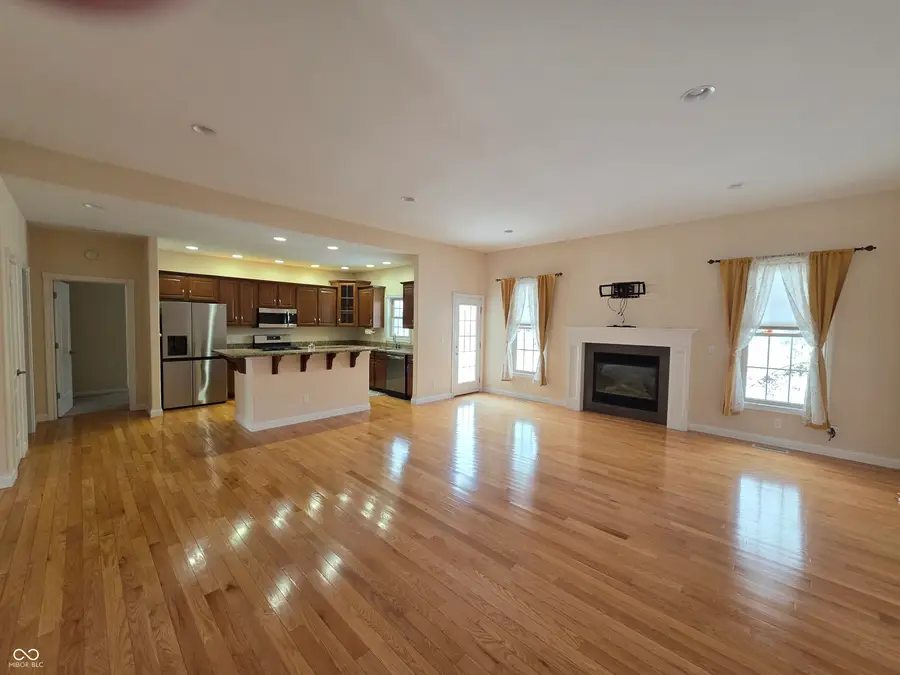 2779 Buttercup Court E, Columbus, IN 47201 - #2