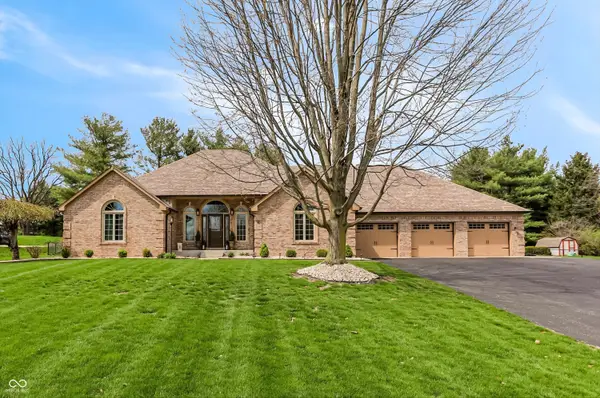 5344 W Stone Way, New Palestine, IN 46163