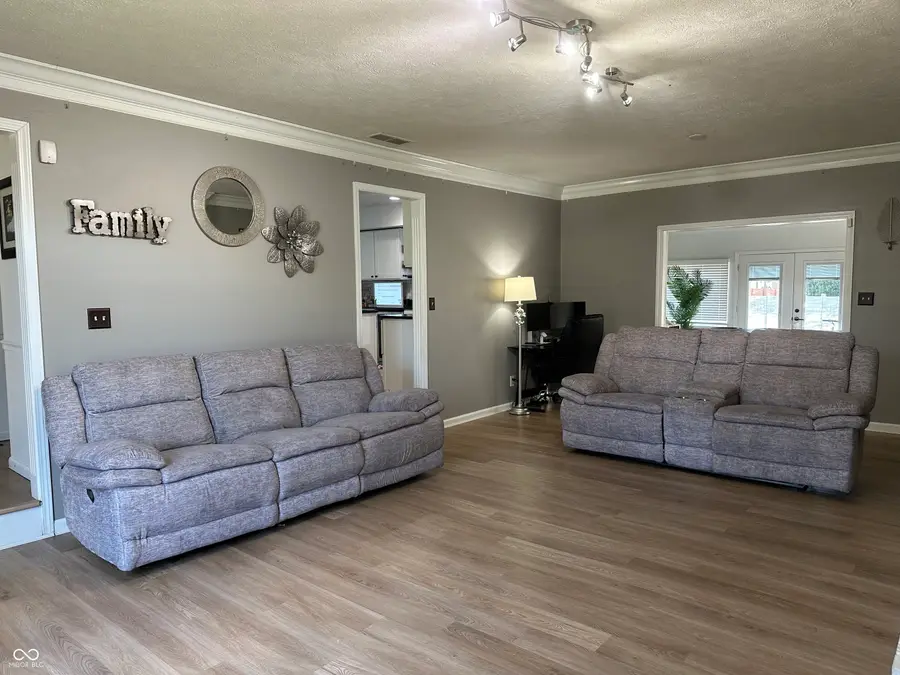 6031 Buck Trail Road, Indianapolis, IN 46237 - #3