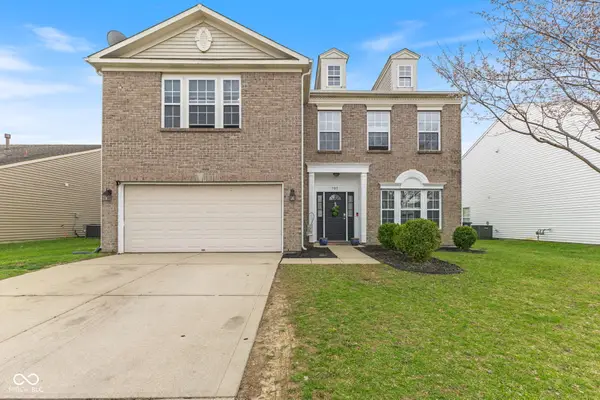 797 Hickory Pine Drive, New Whiteland, IN 46184