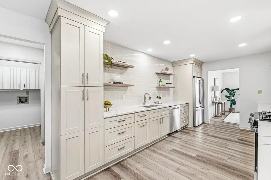 12212 Huntington Circle, Cumberland, IN 46229 - #3