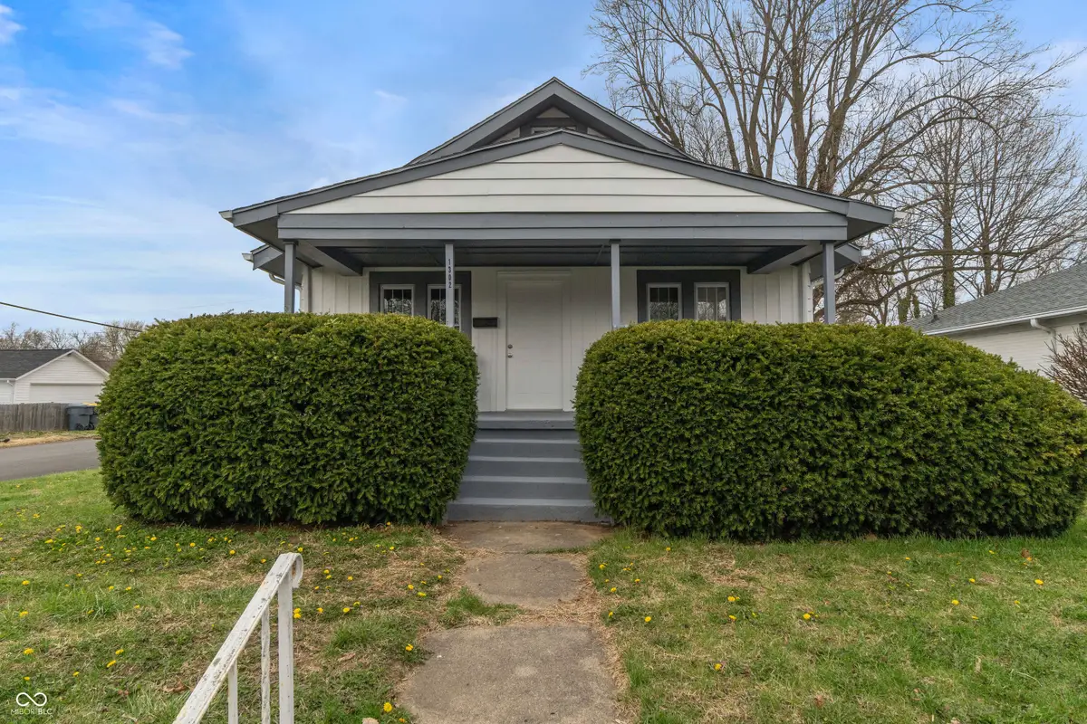 1302 E 8th Street, Anderson, IN 46012 - #1