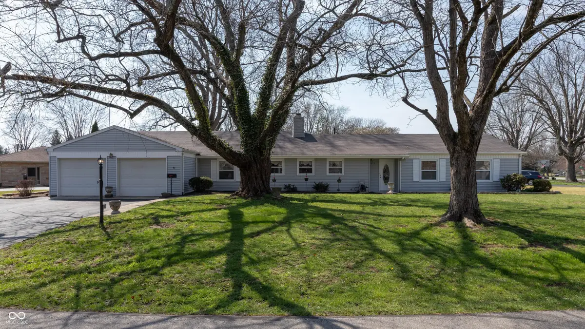 831 North Drive, Seymour, IN 47274 - #1