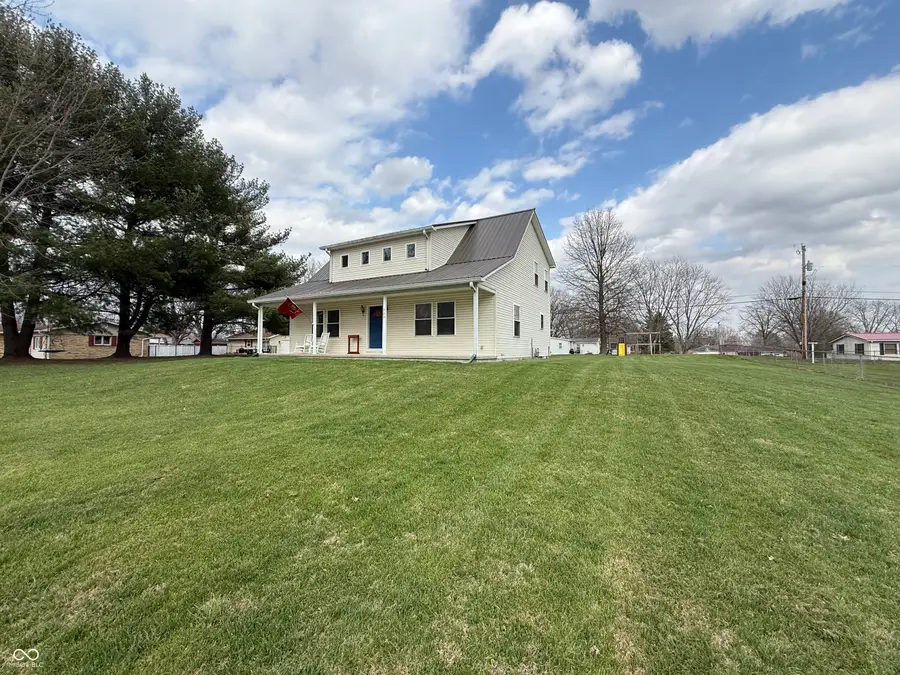 609 N Maple Street, Veedersburg, IN 47987 - #3