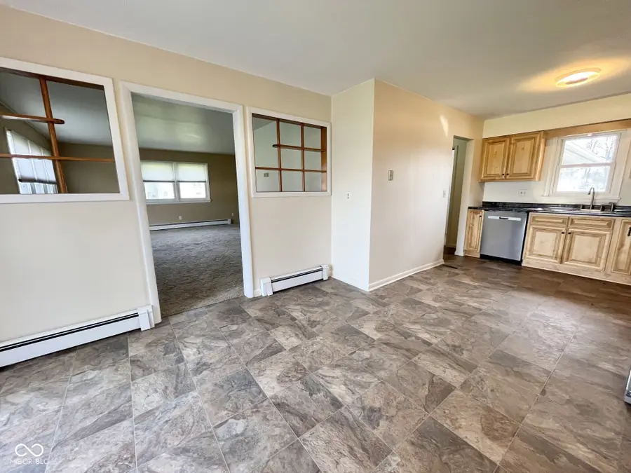 928 S Walnut Street, Seymour, IN 47274 - #3