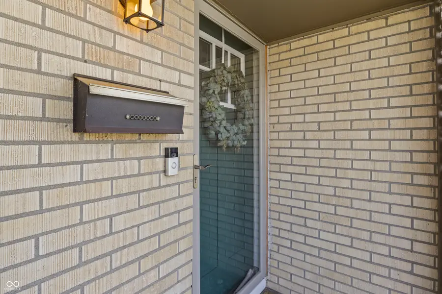 2130 Westline Drive, Columbus, IN 47203 - #3