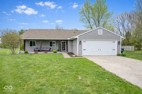 587 Quail Run, Greenwood, IN 46142