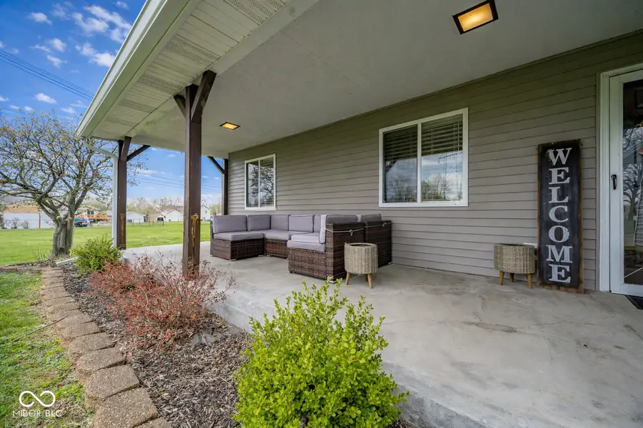 587 Quail Run, Greenwood, IN 46142 - #3