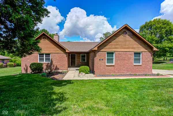 2100 Deer Lake Drive, Martinsville, IN 46151