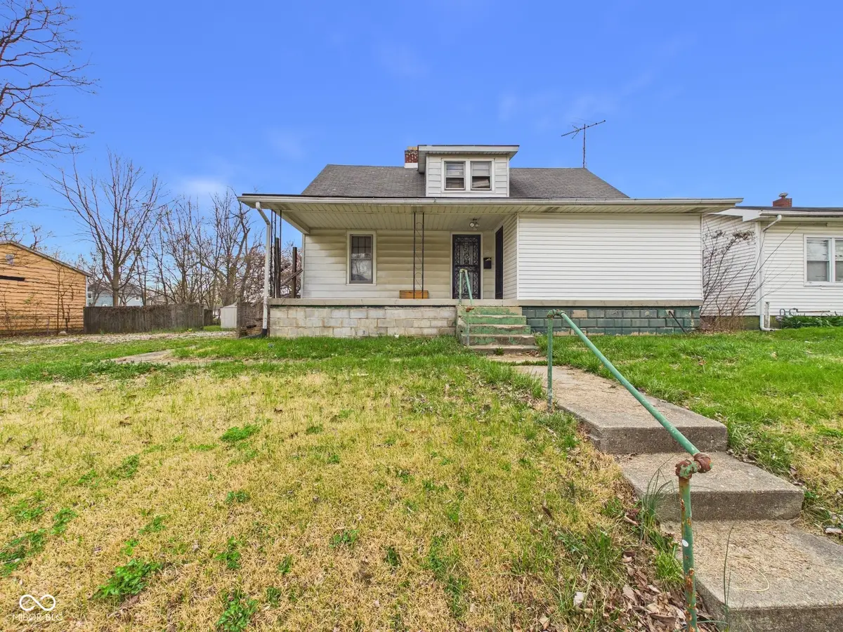 1915 Lincoln Street, Anderson, IN 46016 - #1