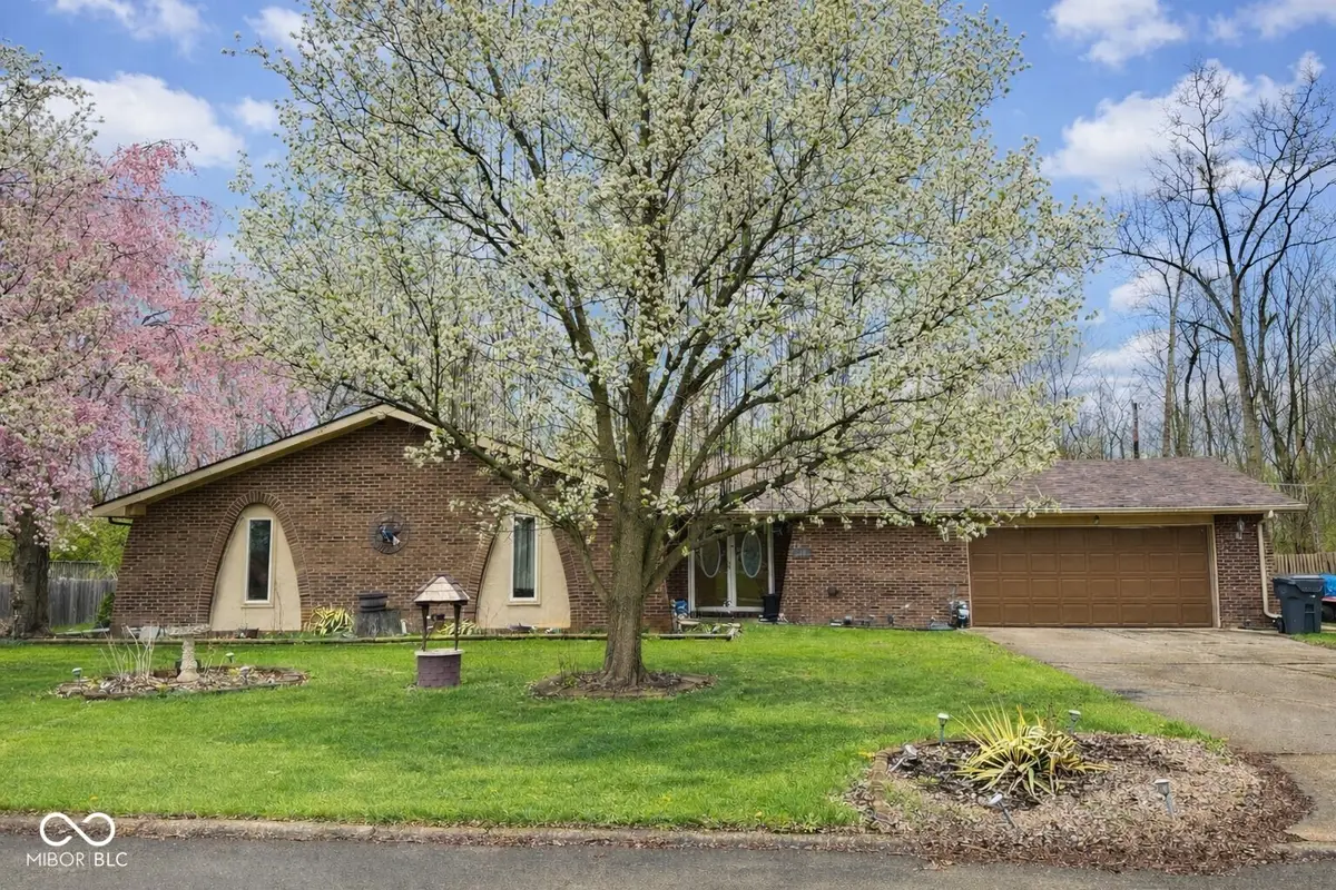 2120 Kitchen Drive, Anderson, IN 46017 - #1