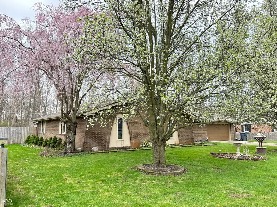 2120 Kitchen Drive, Anderson, IN 46017 - #3